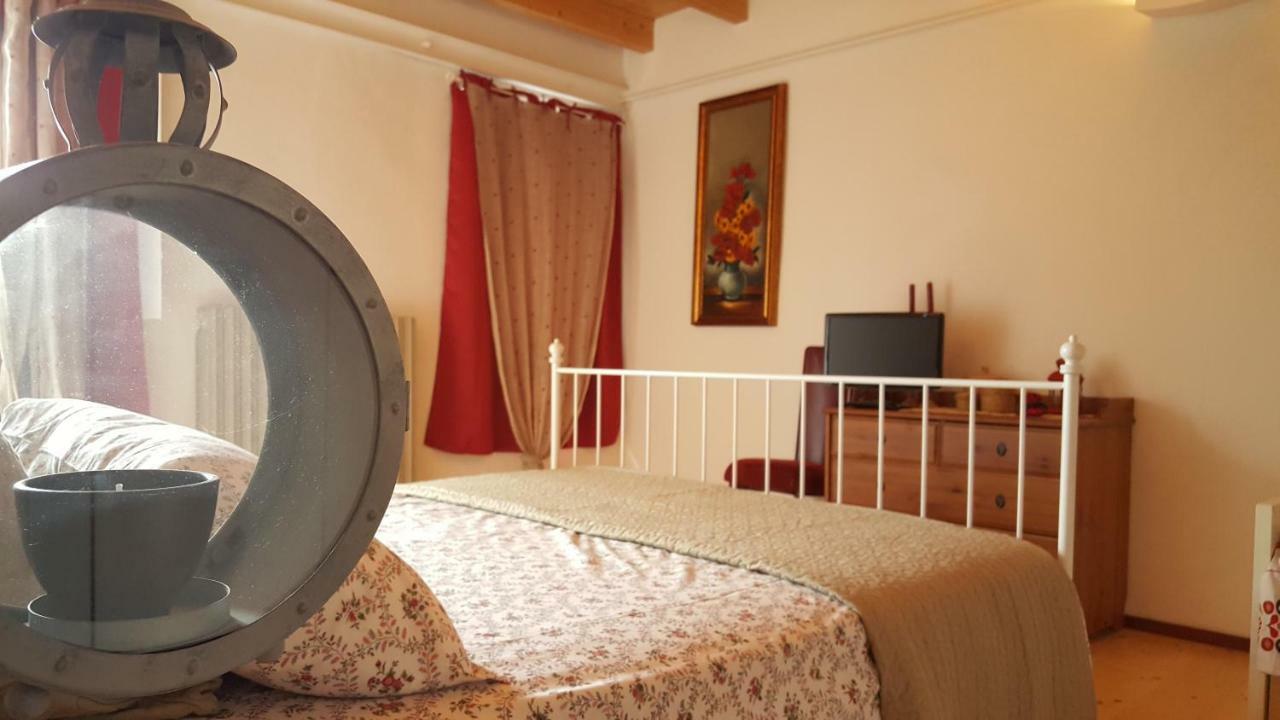 Casa Di Arianna Lejlighed Ferrara Eksteriør billede